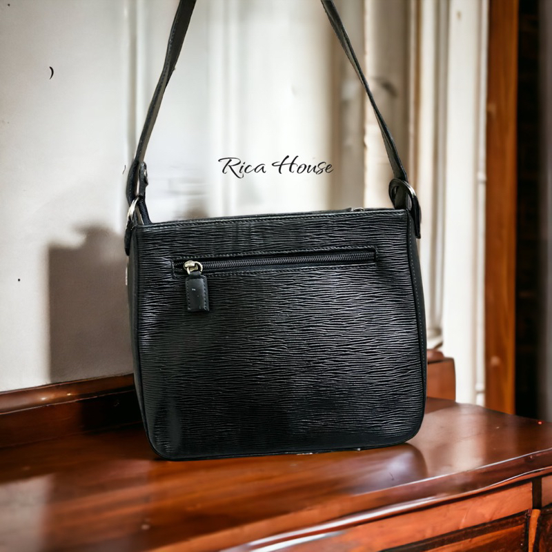 • Túi B.AL.E.N.CI.A.GA BB da epi đen bóng• Vui lòng đọc kỹ mô tả•