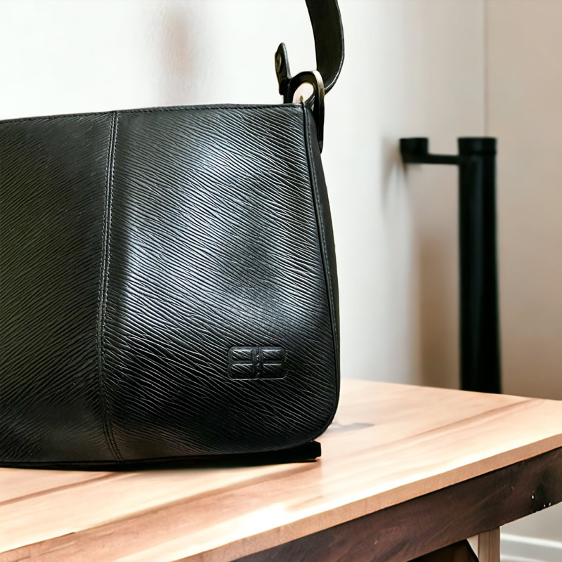 • Túi B.AL.E.N.CI.A.GA BB da epi đen bóng• Vui lòng đọc kỹ mô tả•