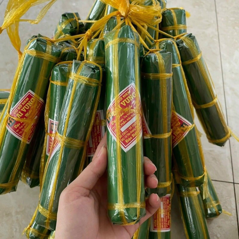 Nem chua nguyên cây