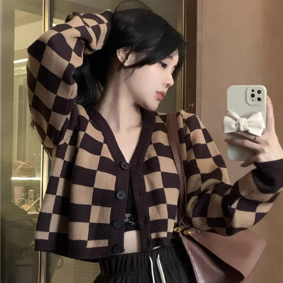 Áo khoác cardigan croptop len nữ bigsize dày mịn form rộng sọc nâu đen caro nút cài LUVAMO KD010