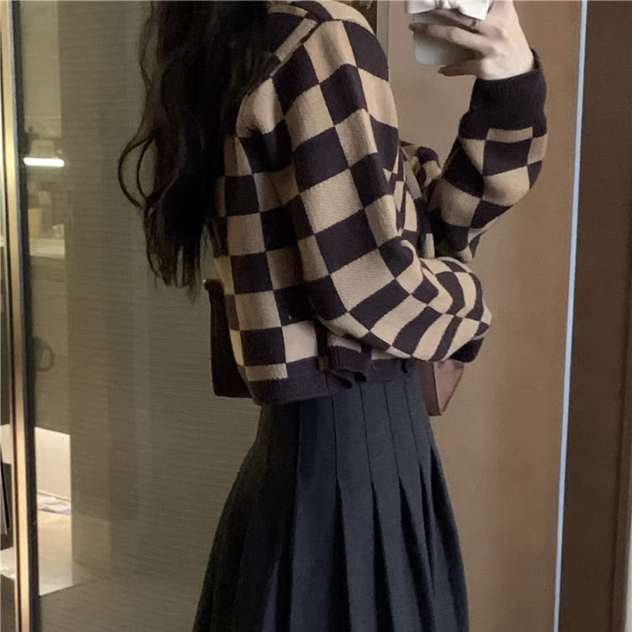 Áo khoác cardigan croptop len nữ bigsize dày mịn form rộng sọc nâu đen caro nút cài LUVAMO KD010