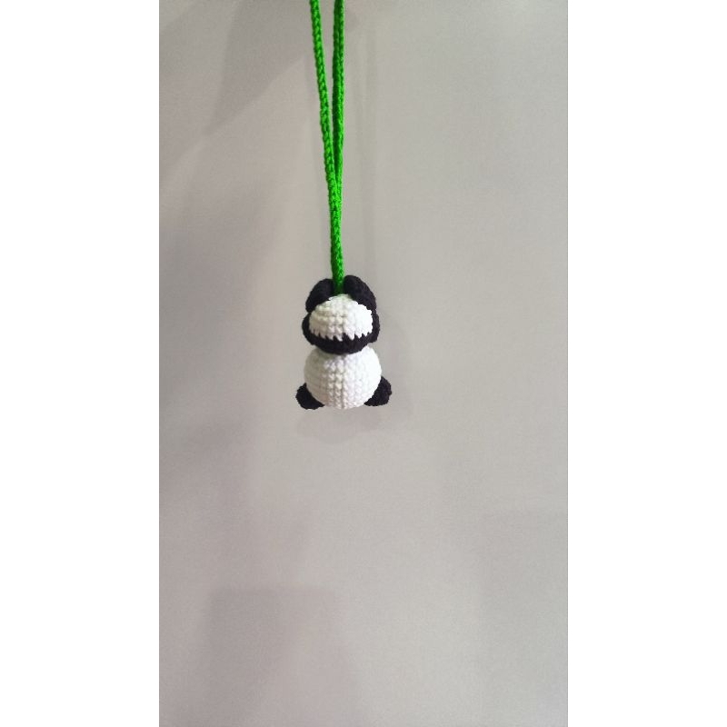 Móc khoá panda đu dây bằng len handmade