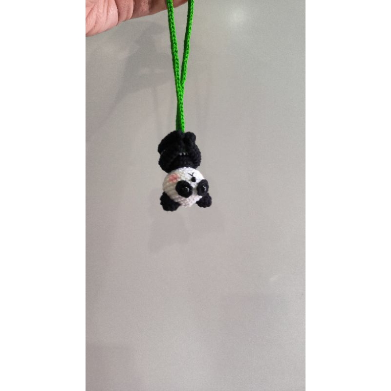 Móc khoá panda đu dây bằng len handmade