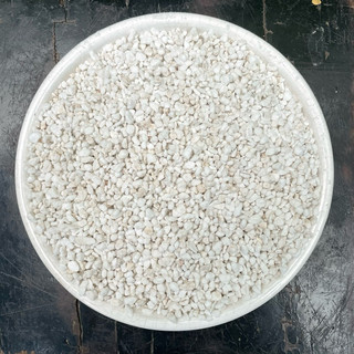 Đá Perlite (đá trân châu) size 3-6mm nhẹ xốp 400g