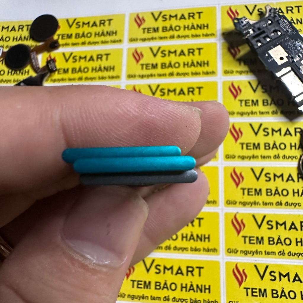 Khay sim Vsmart Star 5