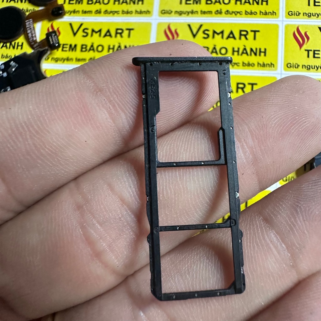 Khay sim Vsmart Star 5