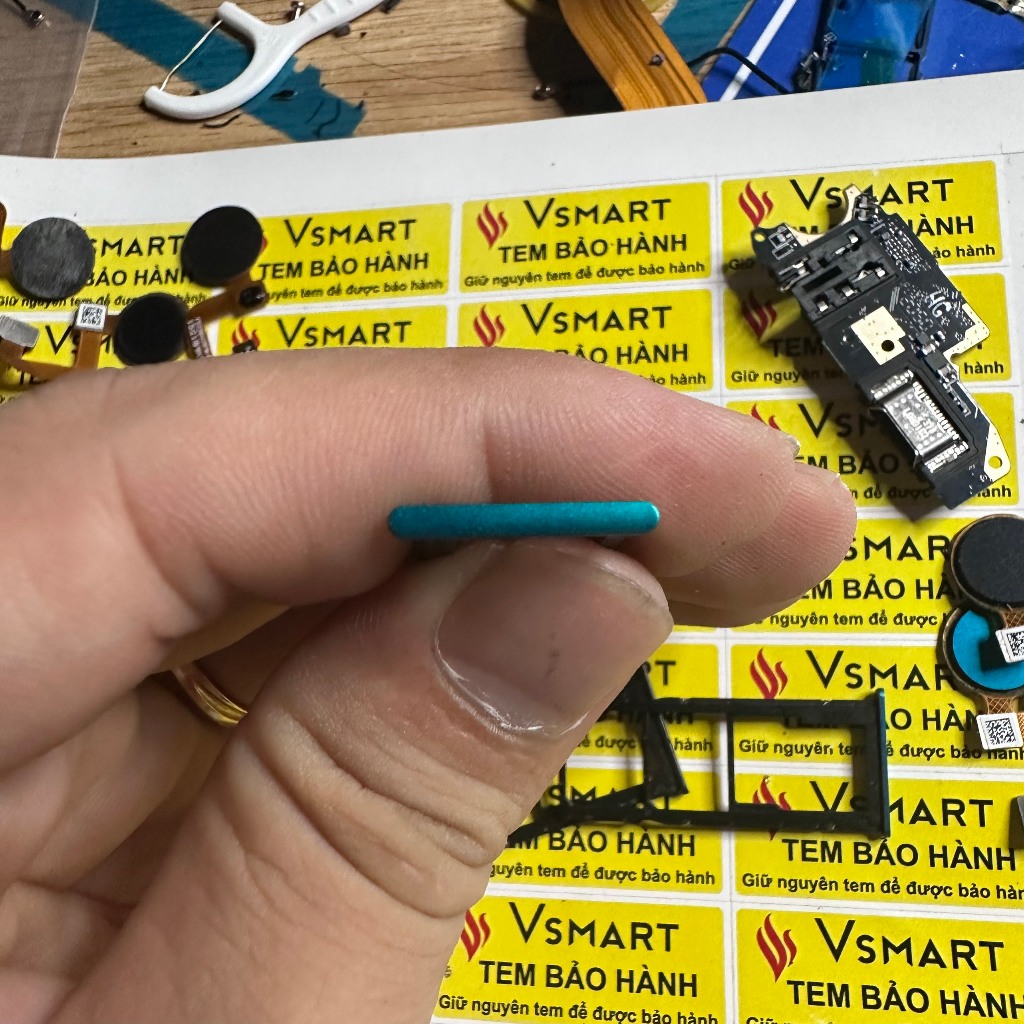 Khay sim Vsmart Star 5