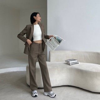 Quần dài dáng suông THEKAT.SHOP thiết kế dằn chỉ cùng màu vải - Chất vải đứng form, thoáng mát, ít nhăn và dễ giặt ủi