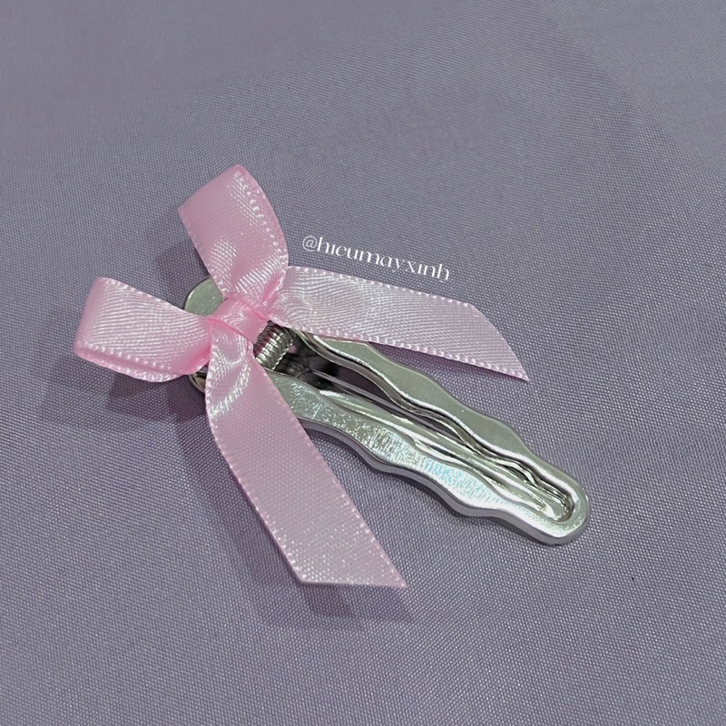 Kẹp kim loại lượn sóng gắn nơ Barbie core🎀