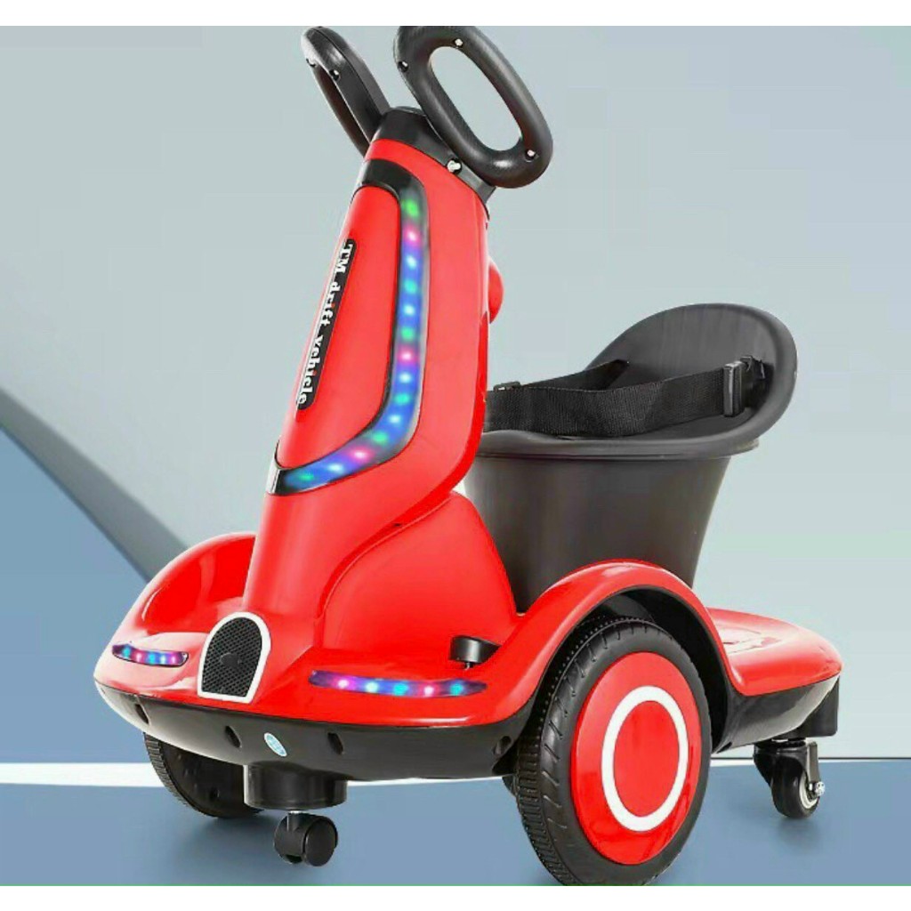 Xe xoay 360 độ mẫu mới hot nhất C-30 hình QUẢ TÁO có nhạc đèn và điều khiển từ xa cho bé