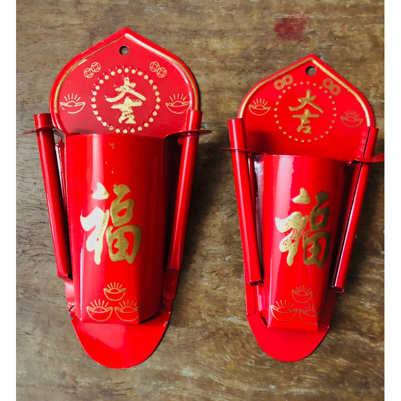 Lư hương treo tường bằng thiếc,có tay ghim đèn cầy