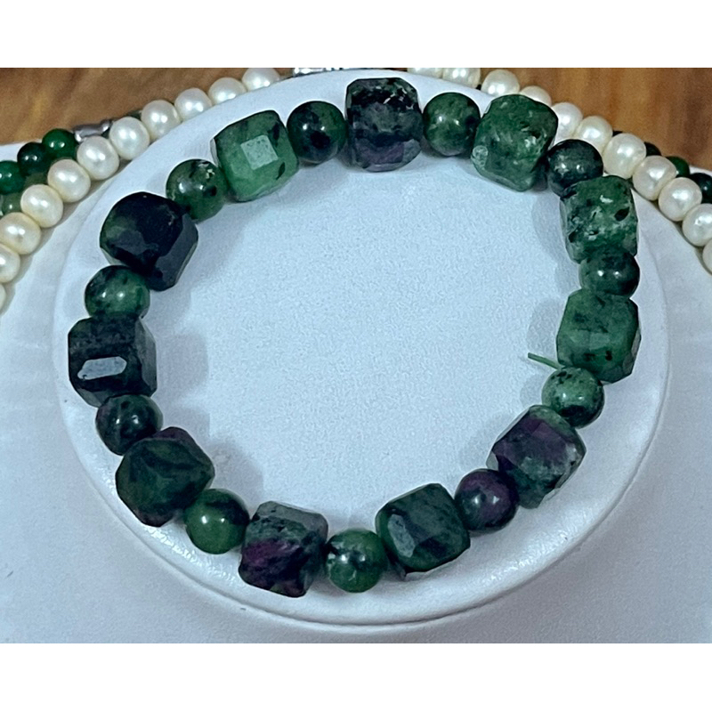 Ruby xanh Zoisite Nam Phi