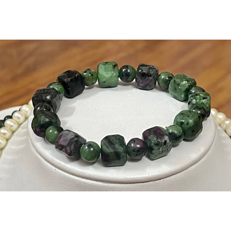 Ruby xanh Zoisite Nam Phi