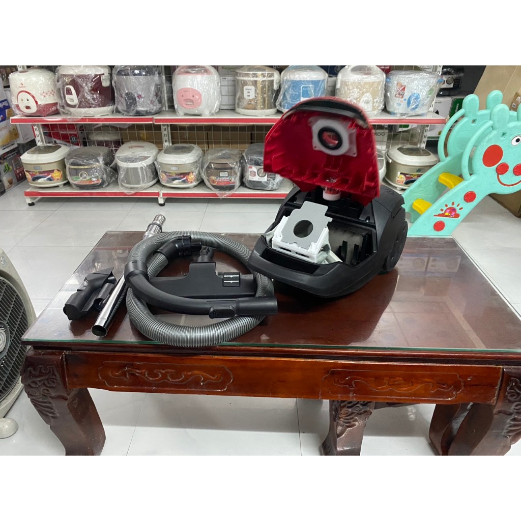 Máy hút bụi dạng hộp Panasonic MC-CG525RN49 công suất 1700w Malaysia- Hàng trưng bày