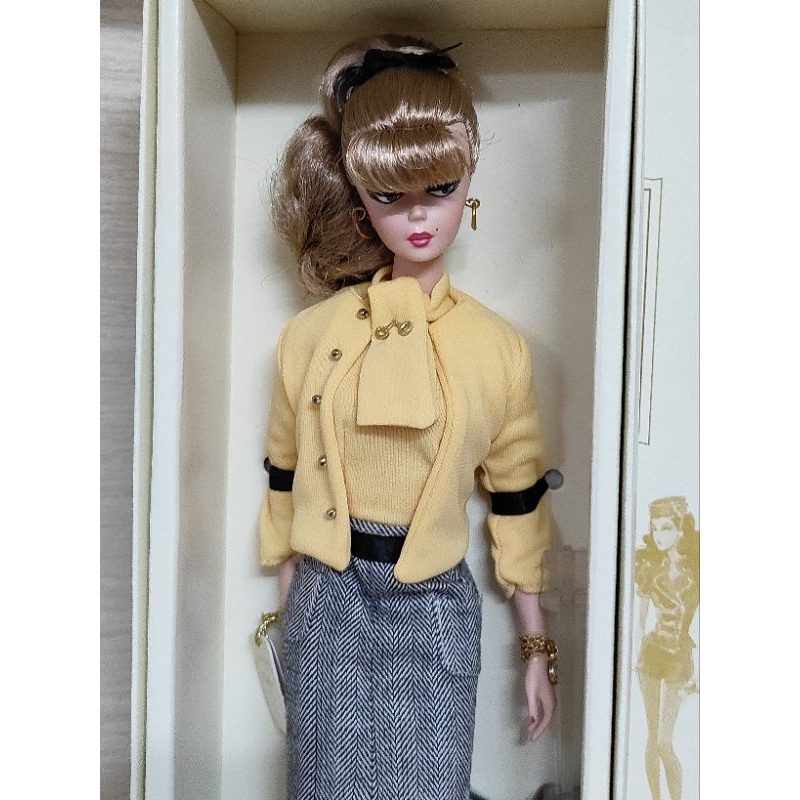 Búp bê barbie Silkstone Secretary