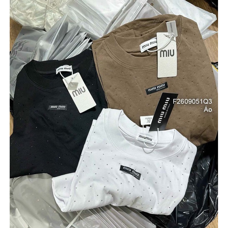 Áo thun tay ngắn form rộng đính đá cá tính!