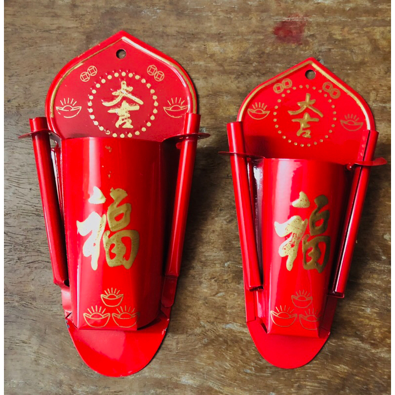 Lư hương treo tường bằng thiếc,có tay ghim đèn cầy