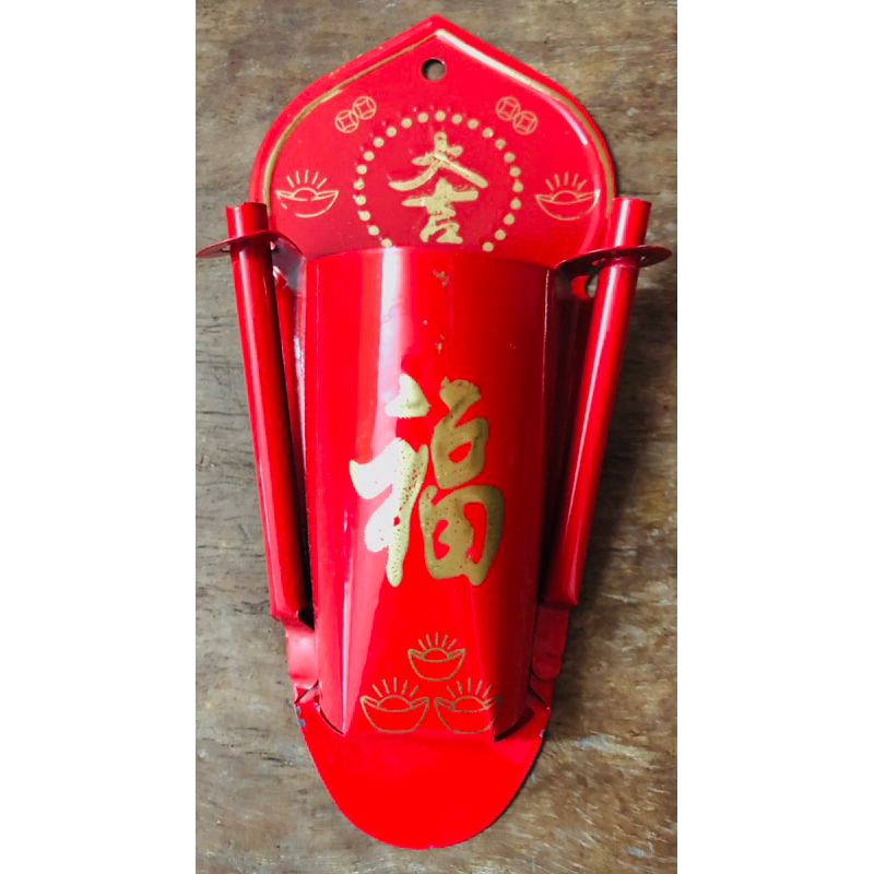 Lư hương treo tường bằng thiếc,có tay ghim đèn cầy