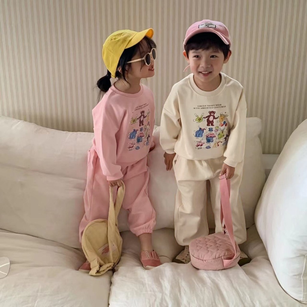 Bộ nỉ hình 2 màu be hồng cho bé trai và bé gái