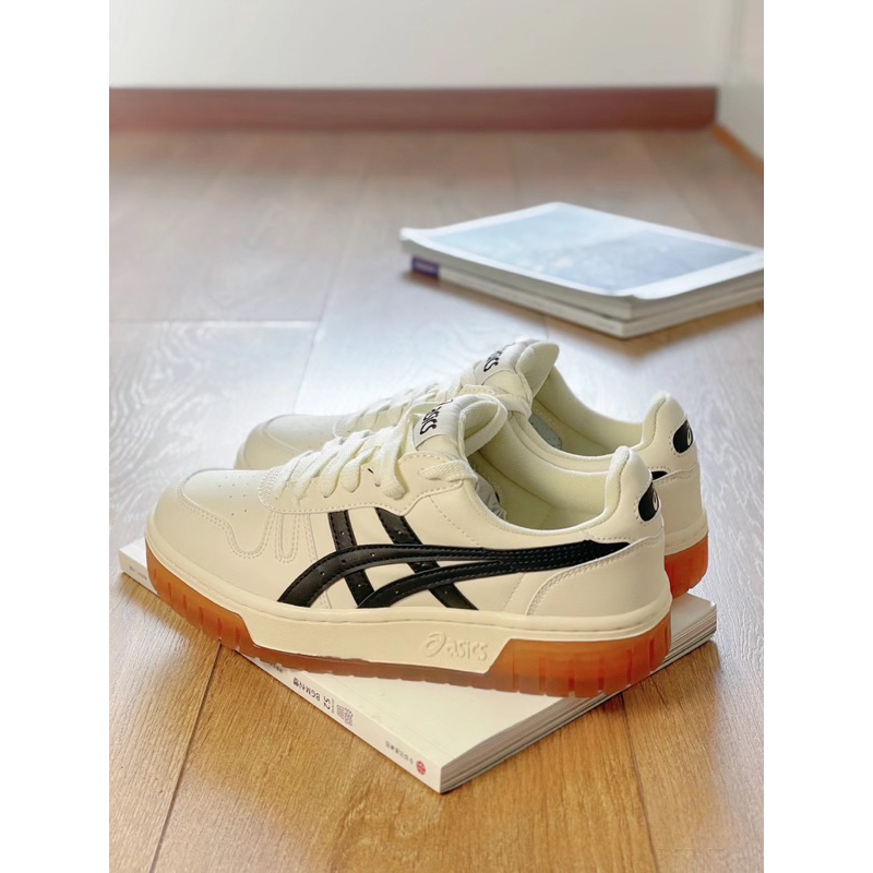 Giày sneaker asics court mz cream black gum