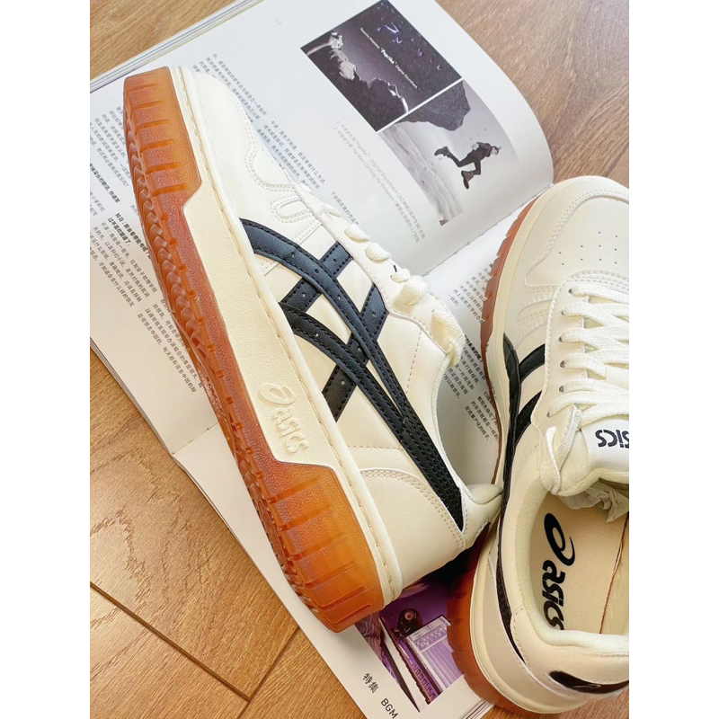 Giày sneaker asics court mz cream black gum