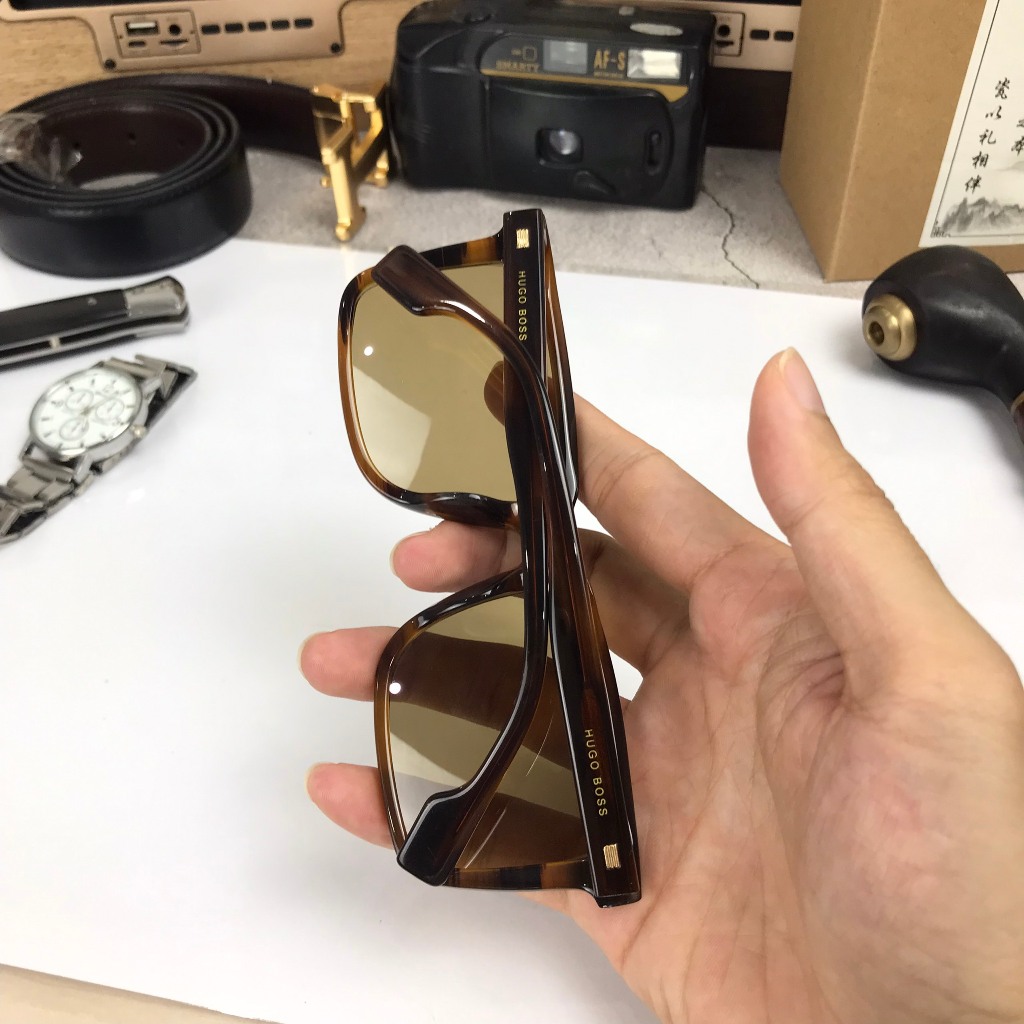 Kính mát Hugo Boos sản xuất tại Đức tròng nâu trà đi ban ngày và ban đêm. Kính Unisex dành cho cả nam và nữ