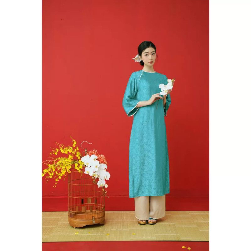 Áo dài lụa hoạ tiết Nhã Uyên thiết kế suông tay lỡ Hot nhất 2023