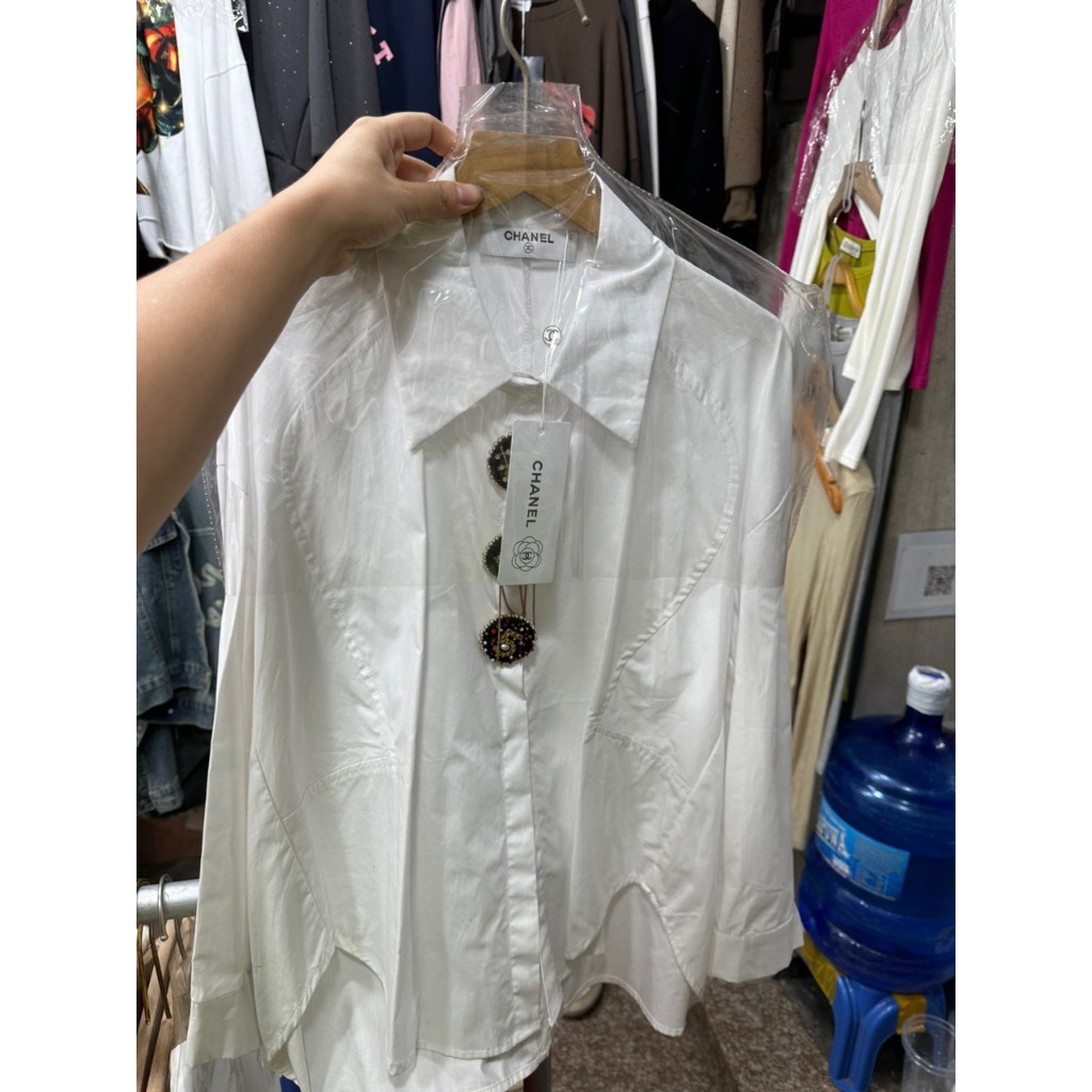 Áo sơ mi nữ dài tay freesize form rộng khuy đá hàng qccc loại 1 A09