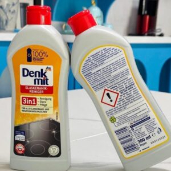 Dung dịch vệ sinh bếp DENKMIT 3in1 làm sạch vết bám trên bàn bếp, mặt bếp gas