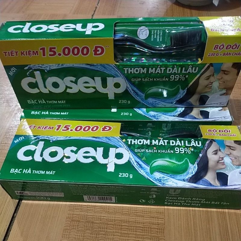 kem đánh răng closeup  230g kèm bàn chai