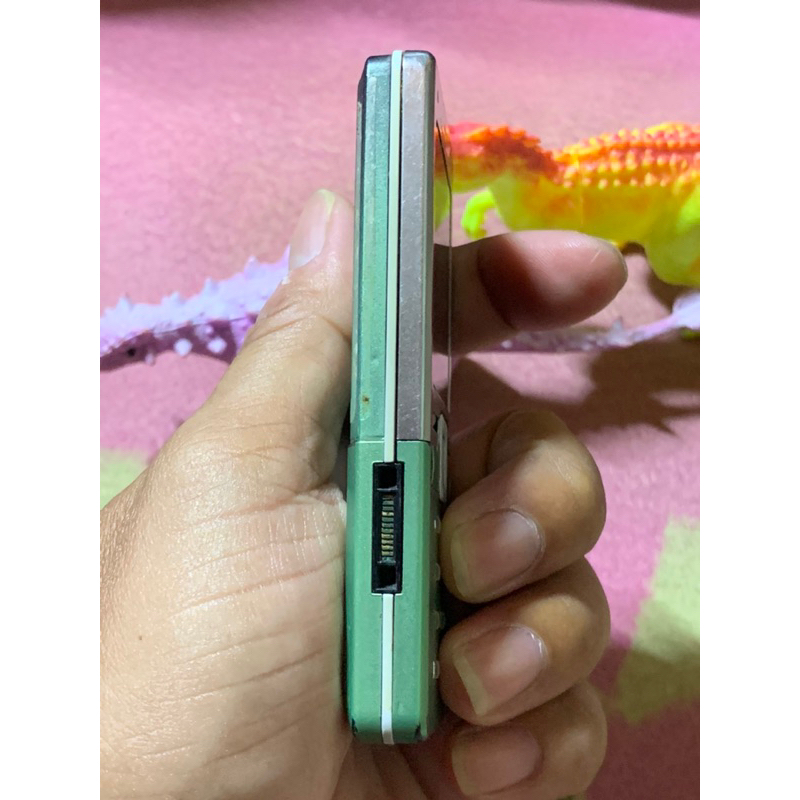 Xác sống điện thoại sony T650i xanh hiếm