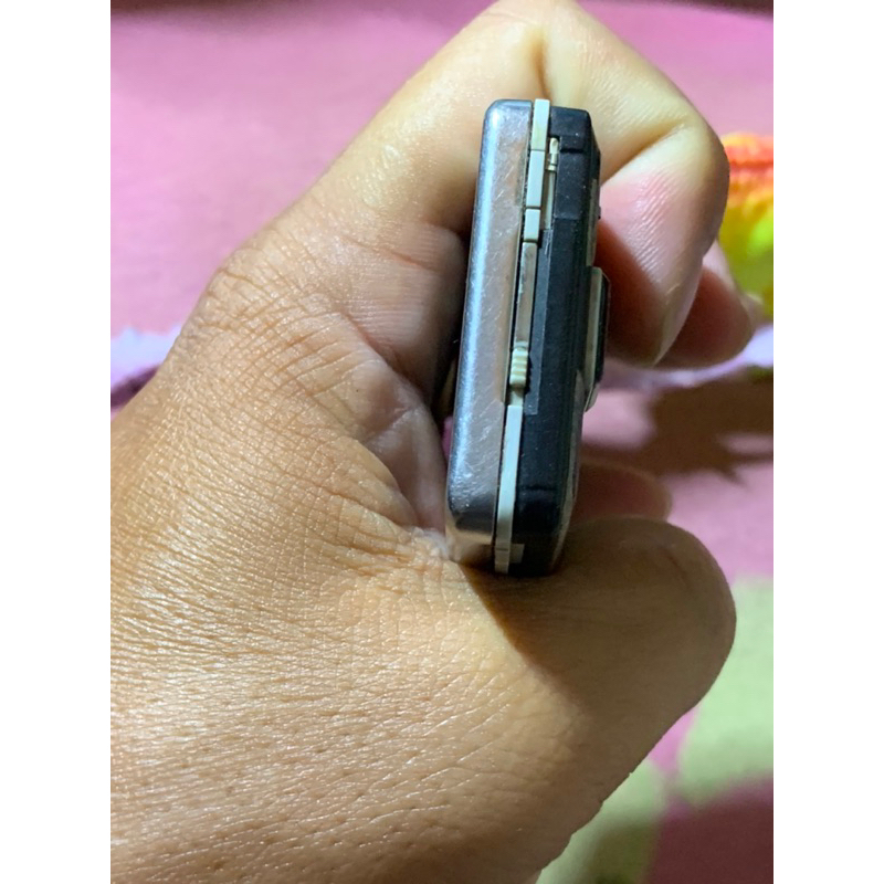 Xác sống điện thoại sony T650i xanh hiếm
