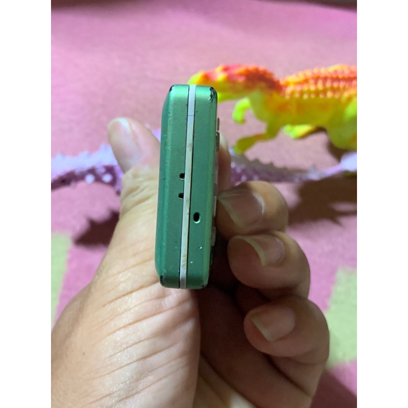 Xác sống điện thoại sony T650i xanh hiếm