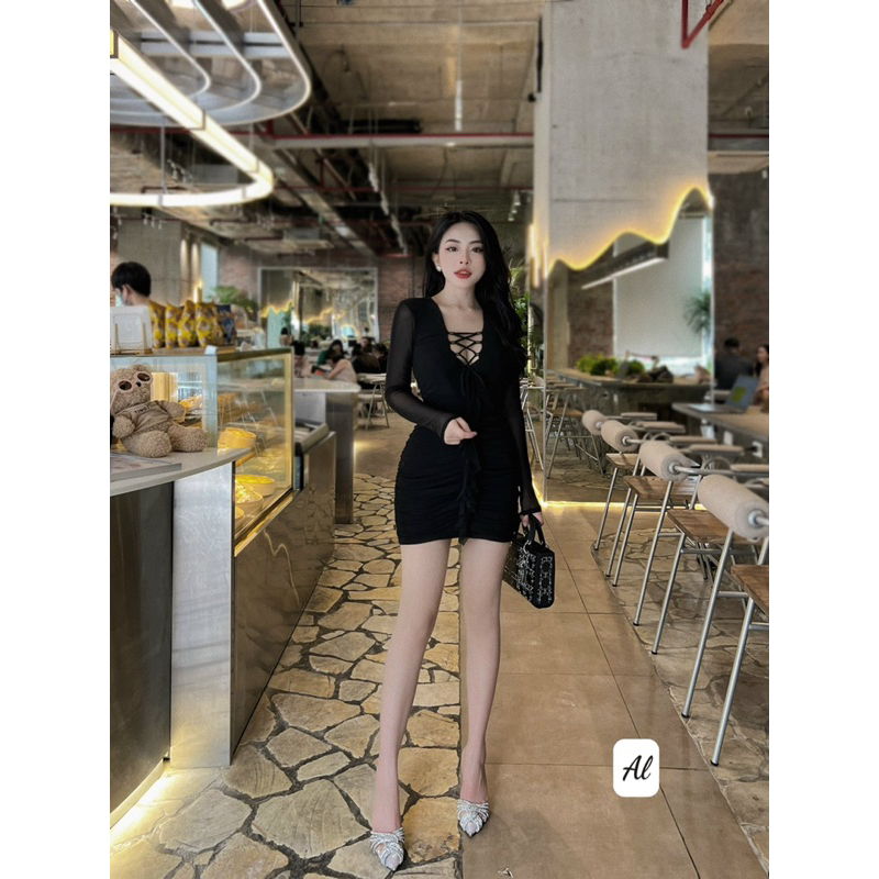 Váy body lưới đan dây phối bèo dạo phố bao xinh