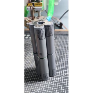 Khối pin 21700 đóng sẵn cho sạc dự phòng trong suốt lõi pin LG và EVE 5000mah đảm bảo đủ dung lượng
