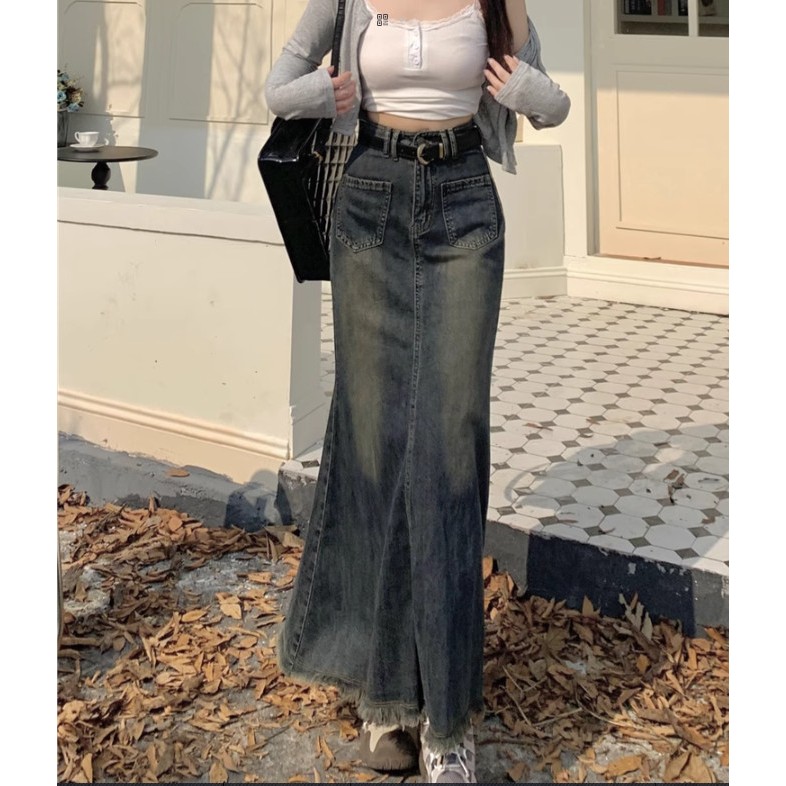 Chân váy jean dài đuôi cá màu xanh đen retro wax lai tua rua, hai túi trước