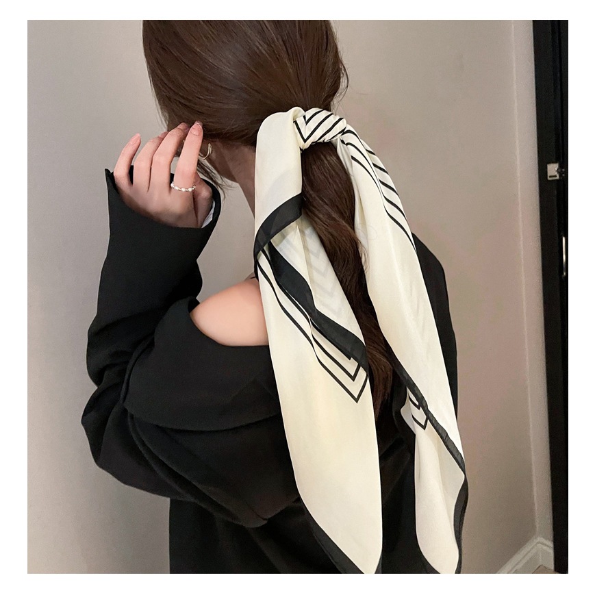 Khăn lụa vuông da beo màu trắng đen 70x70cm THYTHY STORE