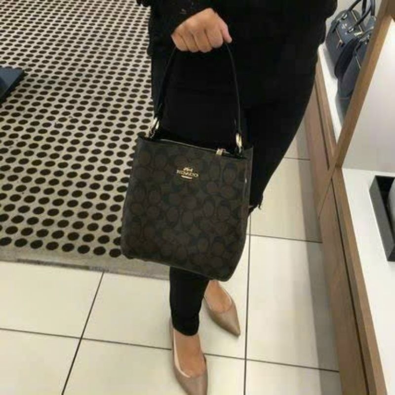 TÚI COACH TOWN BUCKET