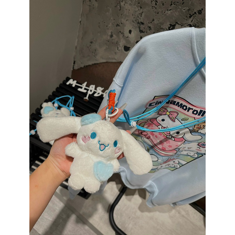 Áo nỉ thỏ màu xanh pastel kèm thỏ bông đeo chéo hàng QC