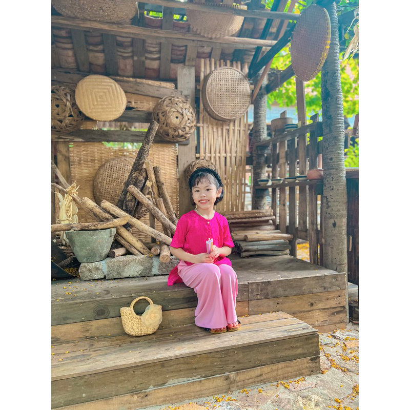 Bộ Bà Ba Cho Bé Gái Chất Gấm Cao Cấp Tặng Kèm Khăn