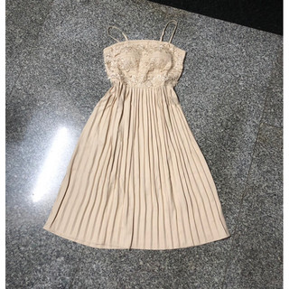 g- đầm xoè lụa dập ly phối ren ngực