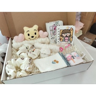 Set quà tặng bạn gái nhiều chi tiết 11 món tặng kèm dao unbox