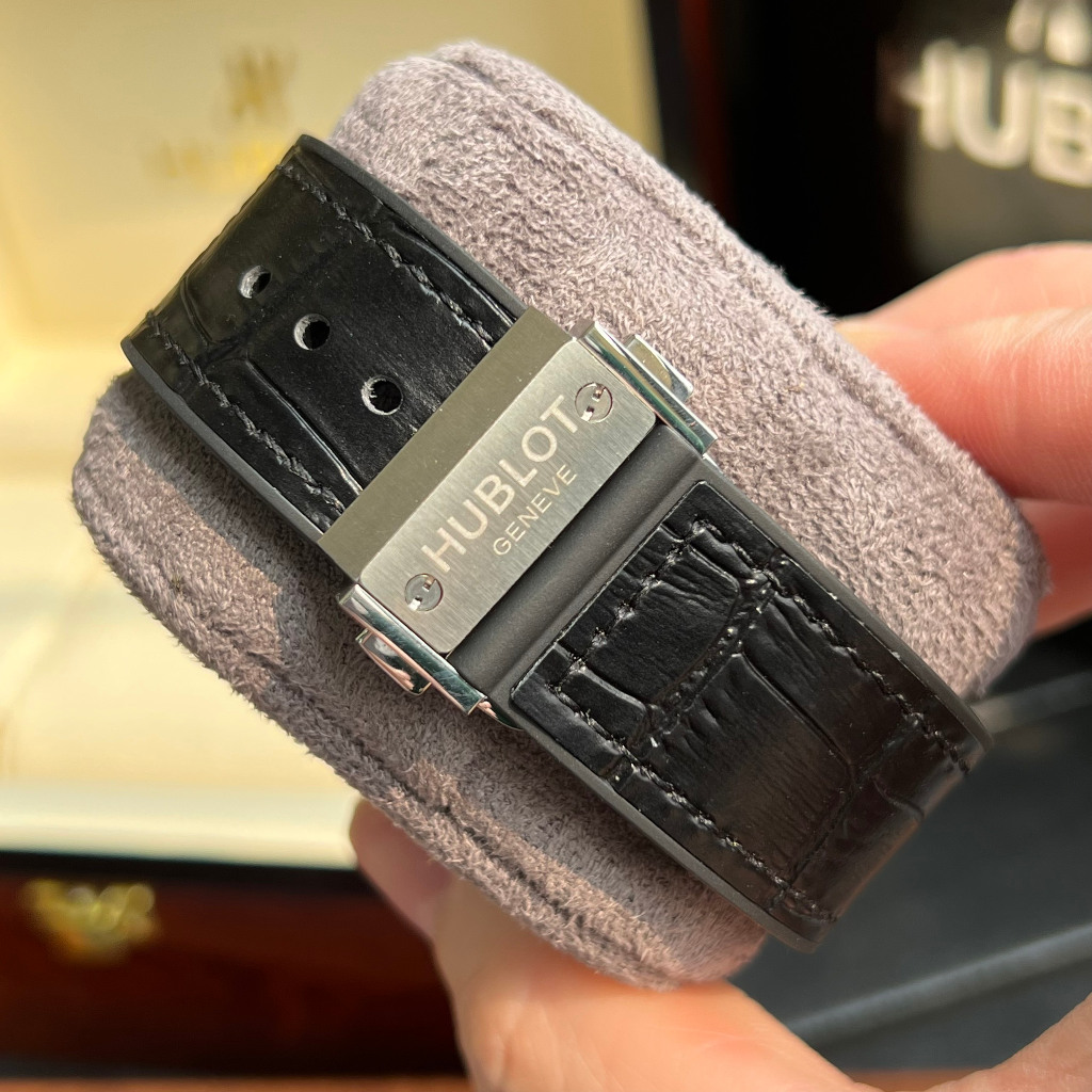 Đồng hồ Hu-blot Nam cao cấp vành đá mặt đá đá vỏ trắng mặt trắng chạy cơ automatic dây cao su, dây da 42mm