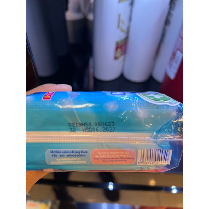 Băng vệ sinh Diana Senssi coolfresh siêu mỏng cánh 23cm 8 miếng