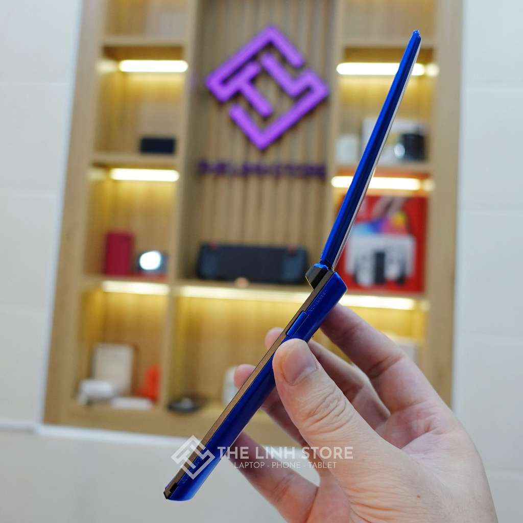 Điện thoại nắp gập Kyocera Digno 502KC có hỗ trợ 4G - Có màn phụ bên ngoài