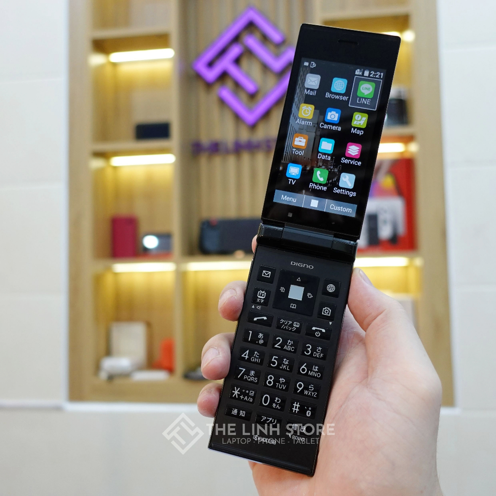 Điện thoại nắp gập Kyocera Digno 502KC có hỗ trợ 4G - Có màn phụ bên ngoài