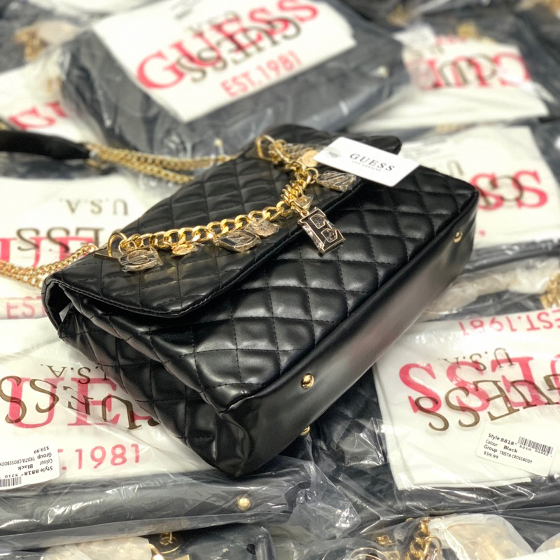 Túi guess đeo chéo nữ kèm charm
