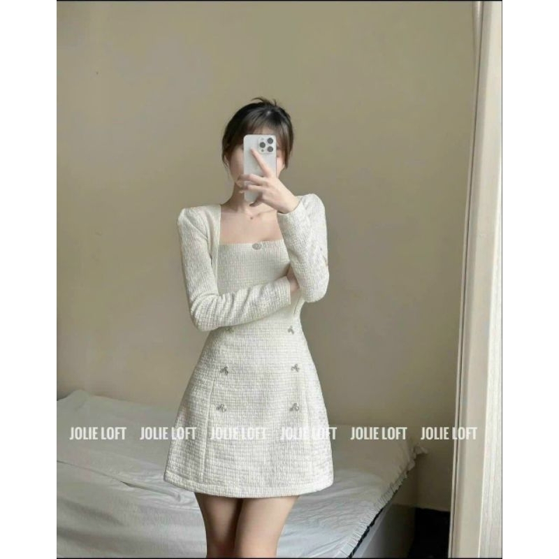 ĐẦM DẠ TRẮNG CỔ VUÔNG TAY DÀI ĐÍNH ĐÁ NƠ