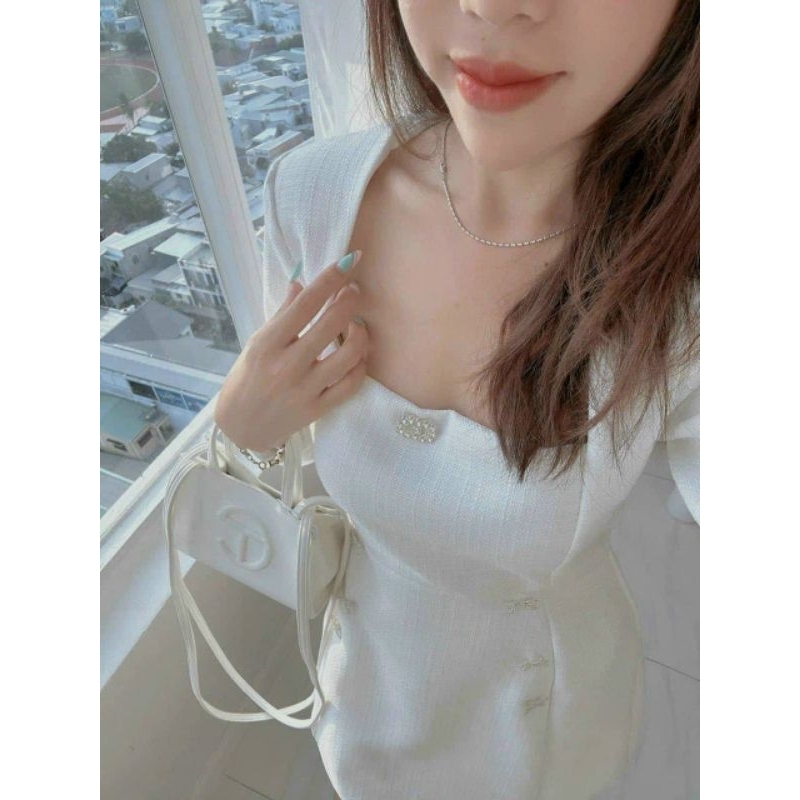 ĐẦM DẠ TRẮNG CỔ VUÔNG TAY DÀI ĐÍNH ĐÁ NƠ