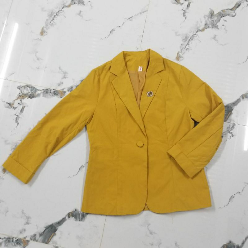 Áo khoác vest nữ chất thô lót lụa size L màu vàng